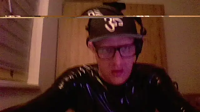 Snapshot of Bigthroaterboy chatting on February 15, 6:44 pm Bigthroaterboy online show from February 15, 6:44 pm