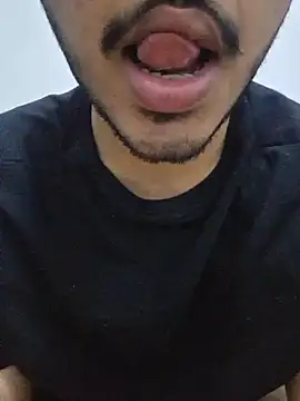 alesssterling online show from April 18, 3:41 am