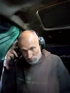 FloppyPickle4u online show from November 16, 7:05 pm