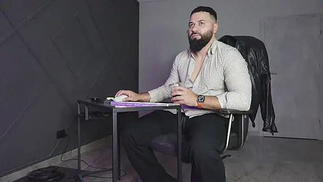 mattmasterss online show from November 8, 4:15 am