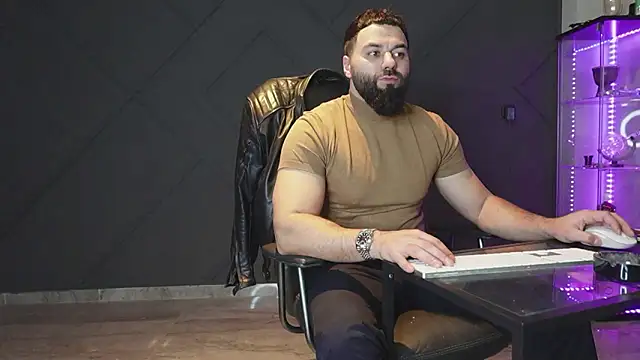 mattmasterss online show from March 18, 9:18 pm