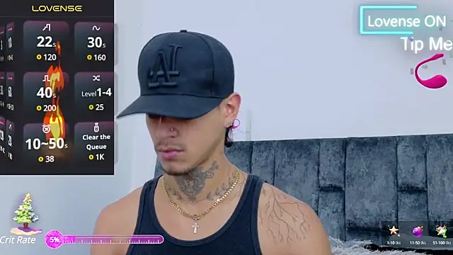 Snapshot of JAYCOB00 chatting on December 10, 2:02 am JAYCOB00 online show from December 10, 2:02 am