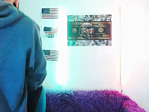 Snapshot of deivid_estrada chatting on January 20, 2:36 pm deivid estrada online show from January 20, 2:36 pm