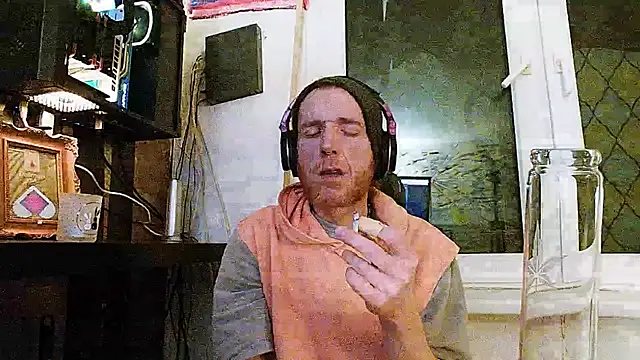 Snapshot of BongChannel chatting on December 15, 5:10 pm BongChannel online show from December 15, 5:10 pm