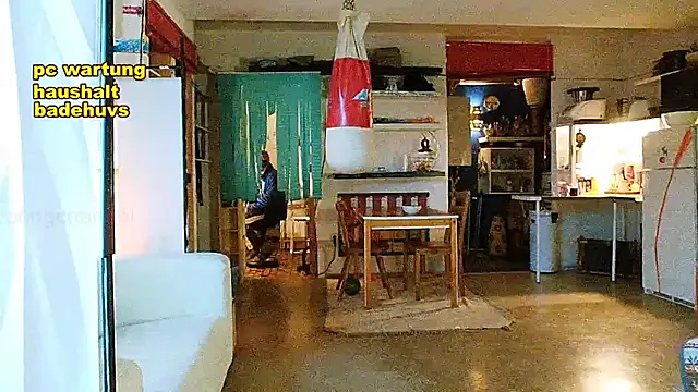 Snapshot of BongChannel chatting on January 22, 1:53 pm BongChannel online show from January 22, 1:53 pm