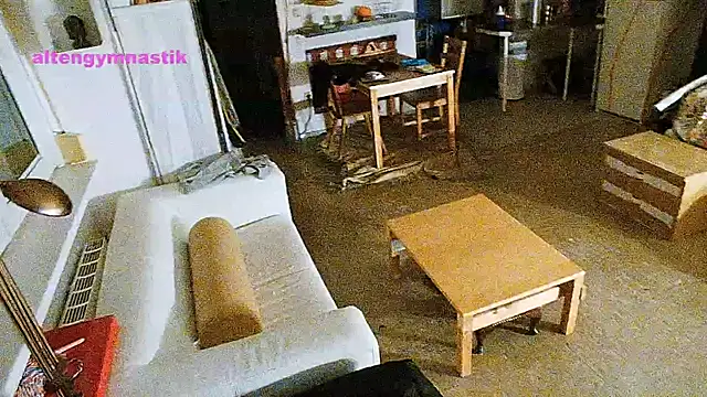 Snapshot of BongChannel chatting on March 6, 10:36 pm BongChannel online show from March 6, 10:36 pm