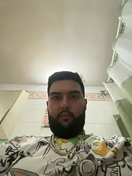 bigdickgio6923 online show from August 5, 12:37 am