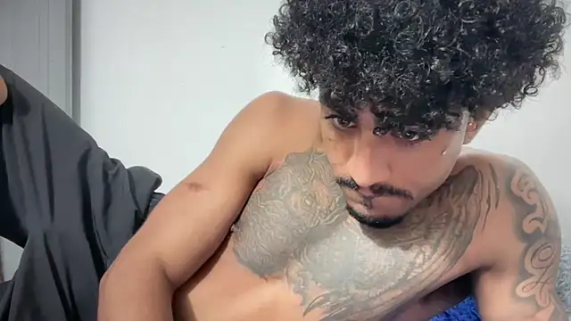 dominic brandd23 online show from April 25, 3:31 am