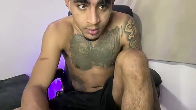 dominic brandd23 online show from February 18, 10:51 pm