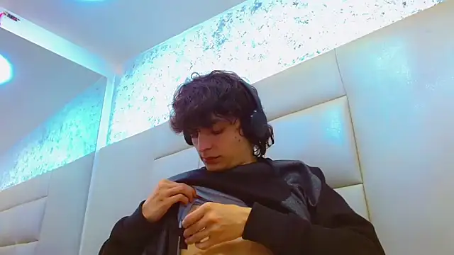 Sr BonnyEthan online show from February 17, 1:10 pm