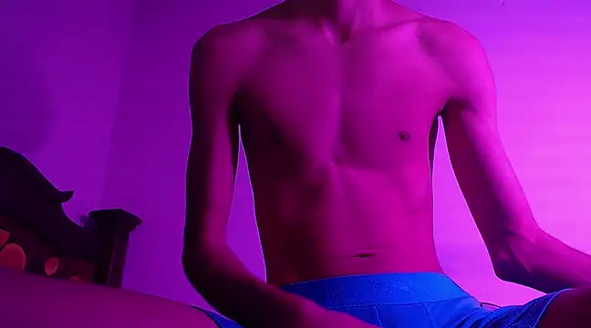 isaaclatino online show from December 31, 10:34 pm