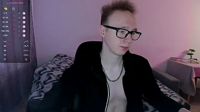 Snapshot of Alex_silents chatting on January 29, 10:48 am Alex silents online show from January 29, 10:48 am
