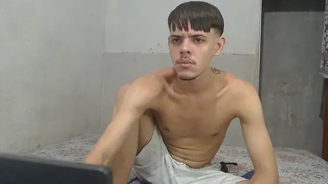 MicaelRian69 online show from April 26, 10:39 pm