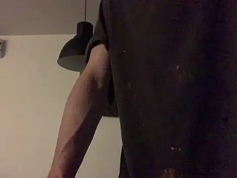 L0cKyseven77 online show from December 28, 8:37 am