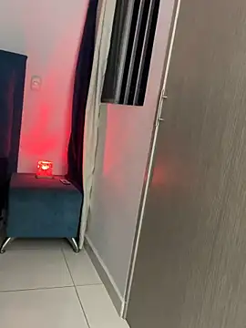 Leonarrrd 01 online show from October 31, 2:24 am