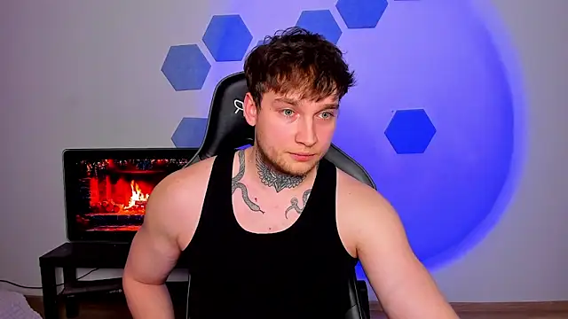 Chris Tyson online show from April 8, 8:06 pm