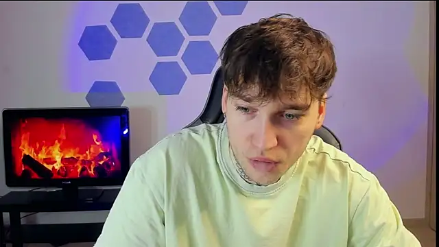 Chris Tyson online show from February 1, 8:58 pm