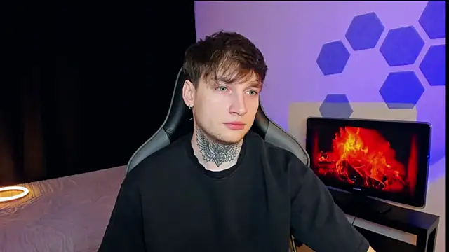 Chris Tyson online show from February 6, 9:38 pm