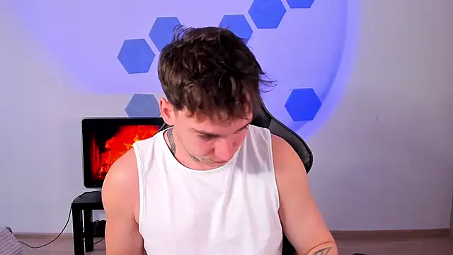 Chris Tyson online show from December 16, 9:38 am