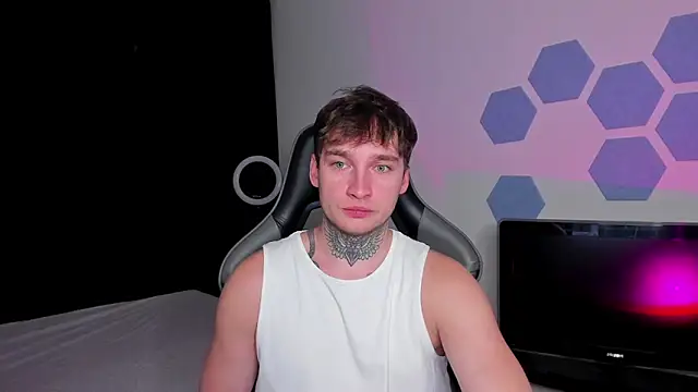 Chris Tyson online show from October 6, 9:19 pm