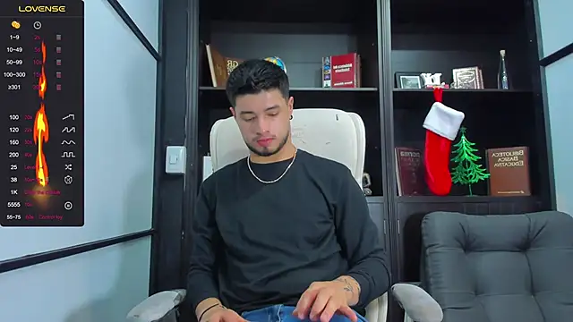 Snapshot of EdwardRoss_ chatting on December 27, 7:57 pm EdwardRoss online show from December 27, 7:57 pm