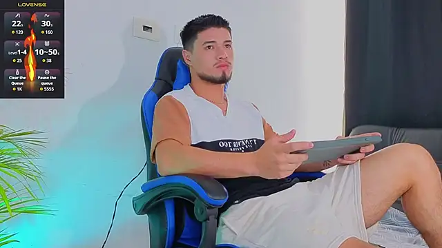 EdwardRoss  online show from November 6, 8:12 pm