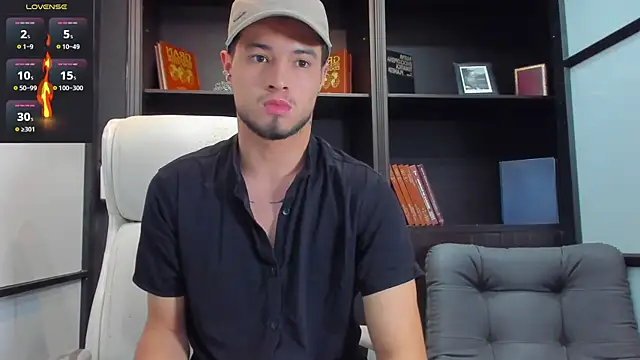 Snapshot of EdwardRoss_ chatting on March 1, 7:15 pm EdwardRoss online show from March 1, 7:15 pm