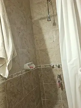 LYZBORNHD online show from February 25, 10:39 pm