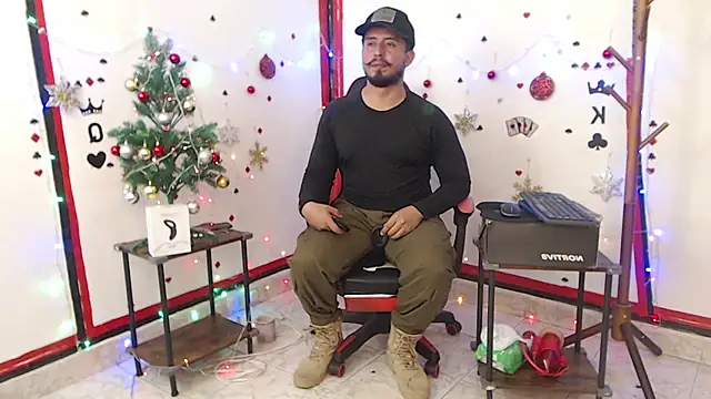 Snapshot of KalethBigDick chatting on December 7, 4:42 am KalethBigDick online show from December 7, 4:42 am