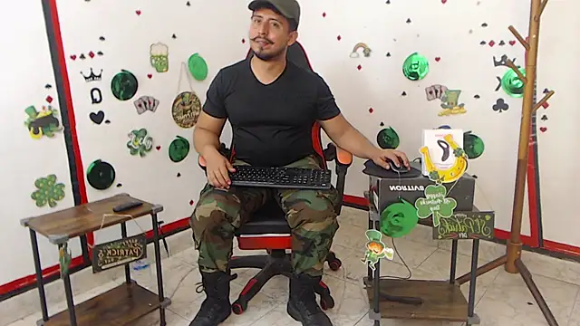 Snapshot of KalethBigDick chatting on March 20, 5:02 am KalethBigDick online show from March 20, 5:02 am