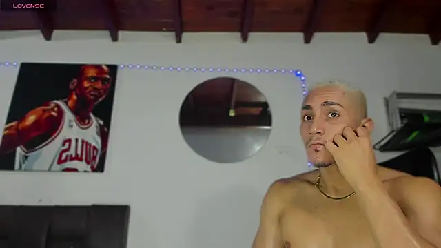 MikeRoss7777 online show from January 26, 10:13 pm