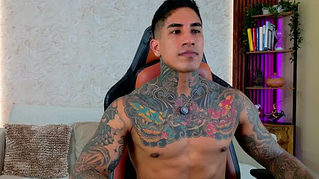 AdanReilly online show from August 2, 4:38 pm