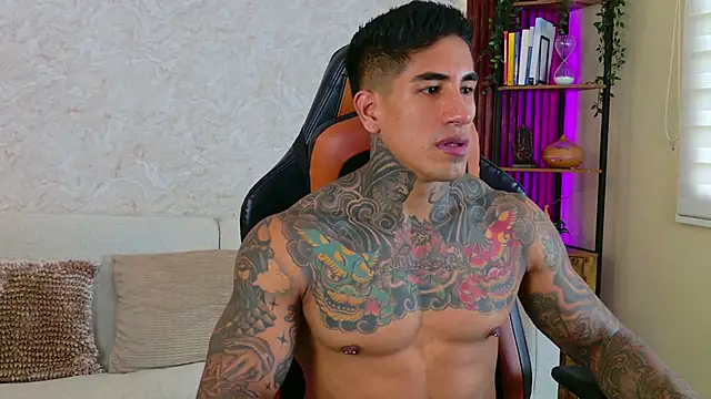 AdanReilly online show from November 24, 9:38 pm