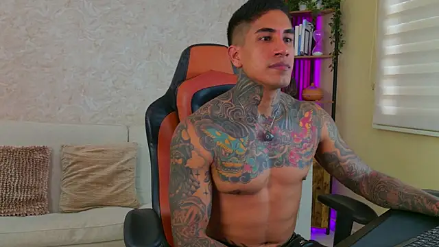 AdanReilly online show from July 26, 10:06 pm