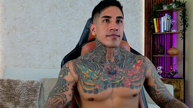 AdanReilly online show from August 1, 4:28 pm