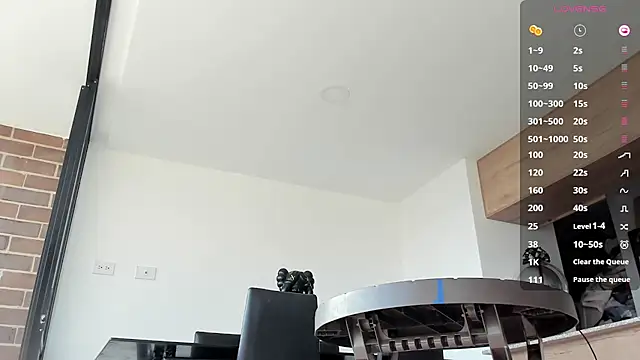 Snapshot of pretur_cruba1 chatting on February 12, 1:27 pm pretur cruba1 online show from February 12, 1:27 pm