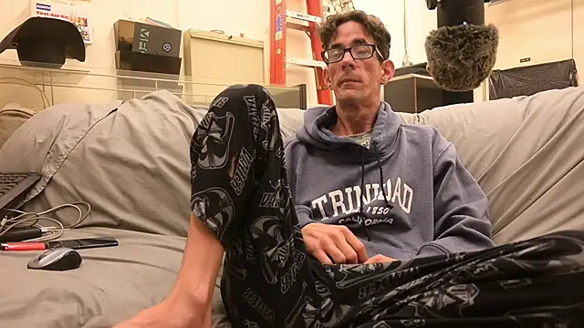 joeiandola online show from April 10, 6:48 pm