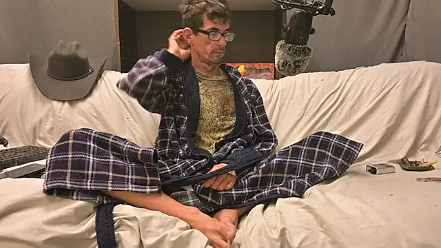 joeiandola online show from November 1, 6:01 pm