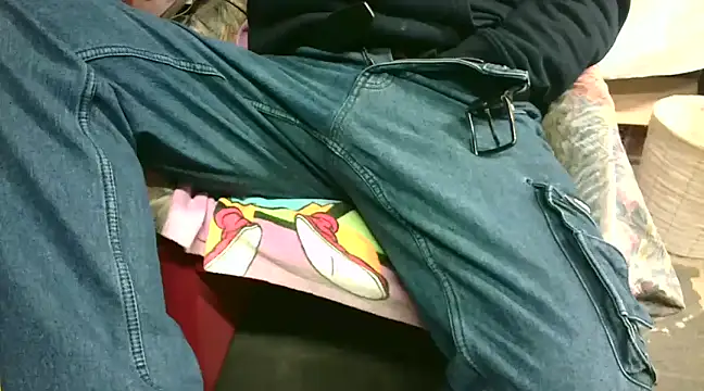 Snapshot of Giulio35_Pika chatting on December 10, 6:44 am Giulio35 Pika online show from December 10, 6:44 am