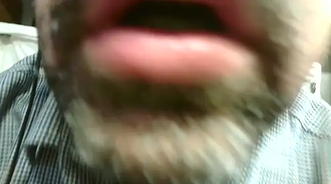Snapshot of Giulio35_Pika chatting on December 15, 4:26 pm Giulio35 Pika online show from December 15, 4:26 pm