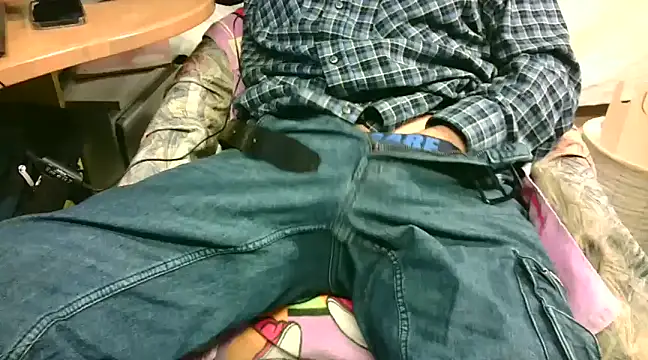 Snapshot of Giulio35_Pika chatting on December 24, 4:30 pm Giulio35 Pika online show from December 24, 4:30 pm