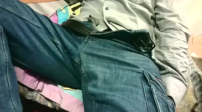 Snapshot of Giulio35_Pika chatting on December 25, 4:43 pm Giulio35 Pika online show from December 25, 4:43 pm