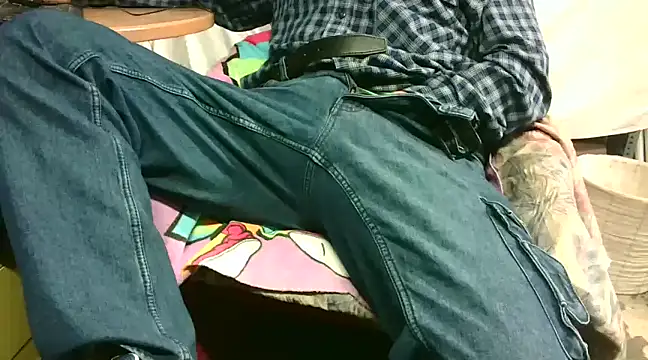 Snapshot of Giulio35_Pika chatting on December 6, 6:48 am Giulio35 Pika online show from December 6, 6:48 am