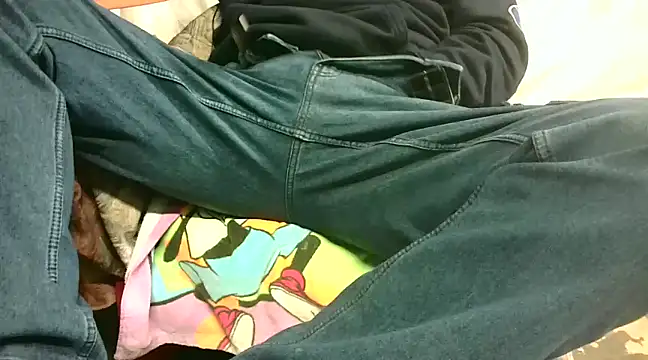 Snapshot of Giulio35_Pika chatting on December 8, 5:01 pm Giulio35 Pika online show from December 8, 5:01 pm