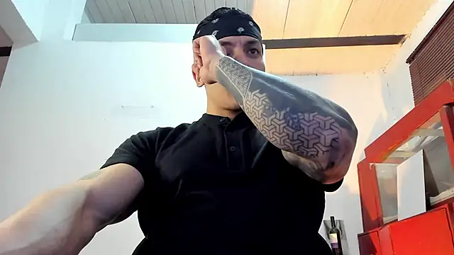 Snapshot of aquiles_51 chatting on October 6, 8:57 pm aquiles 51 online show from October 6, 8:57 pm