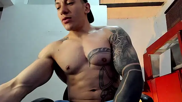 Snapshot of aquiles_51 chatting on September 25, 9:57 pm aquiles 51 online show from September 25, 9:57 pm