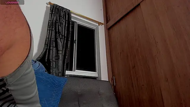 curt xxx online show from October 24, 5:42 am