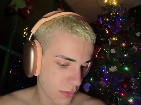 Cristian Delgado online show from December 4, 5:58 am