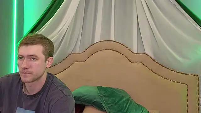 EthanPinkman online show from June 9, 5:31 am