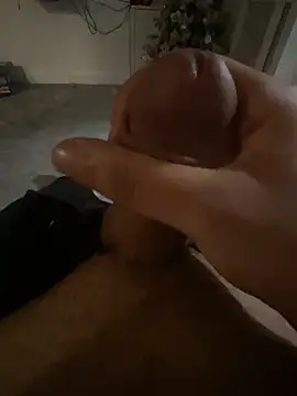 Snapshot of mario24thunder chatting on December 8, 12:07 am mario24thunder online show from December 8, 12:07 am